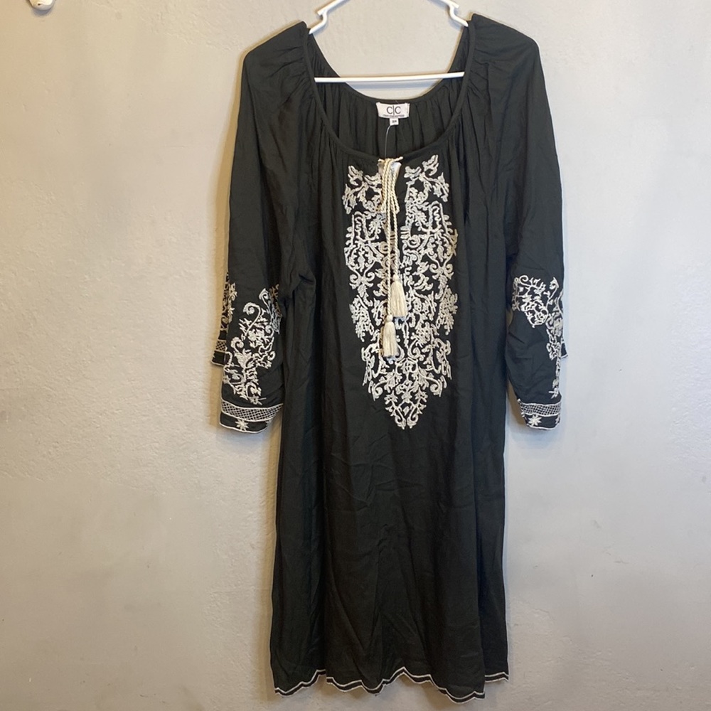 NWT Chic Connection Olive Green with a Creamy White Color Embroidery